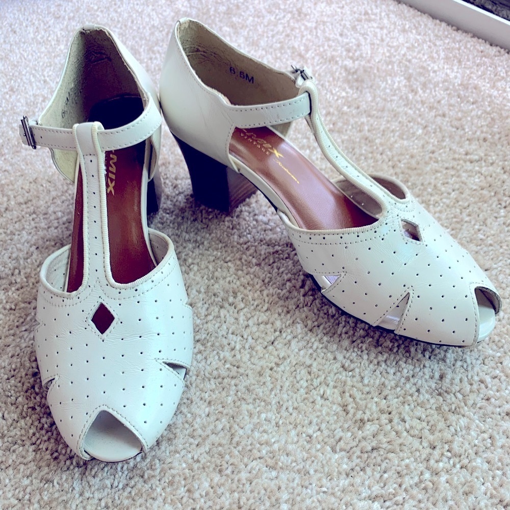 *SOLD* Re-Mix Gabriele Leather Heels - Picture 5 of 16